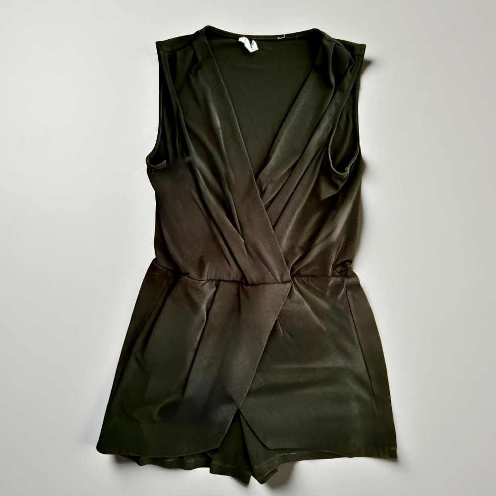 BCBGeneration Black Sleeveless Romper